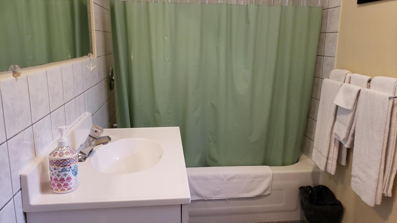 Oakwood Motel Gravenhurst Dış mekan fotoğraf